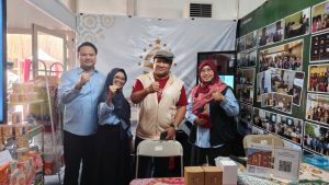 Hari Kedua IES 2026, Booth UIN Siber Cirebon Dikunjungi Direktur Bina Dakwah Pesantren Kemenag RI